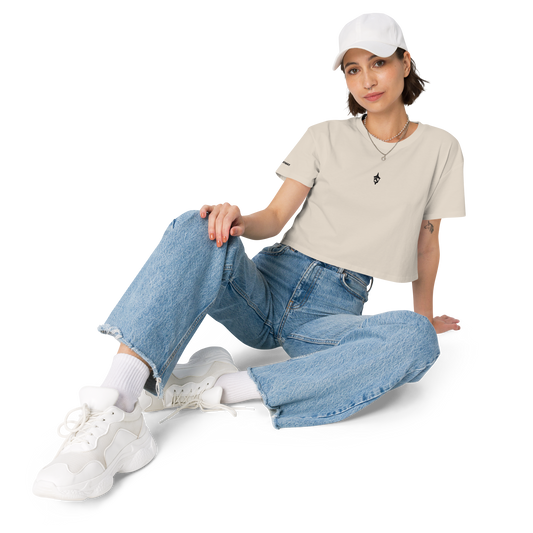 Classic Embroidered Lantern Crop Tee